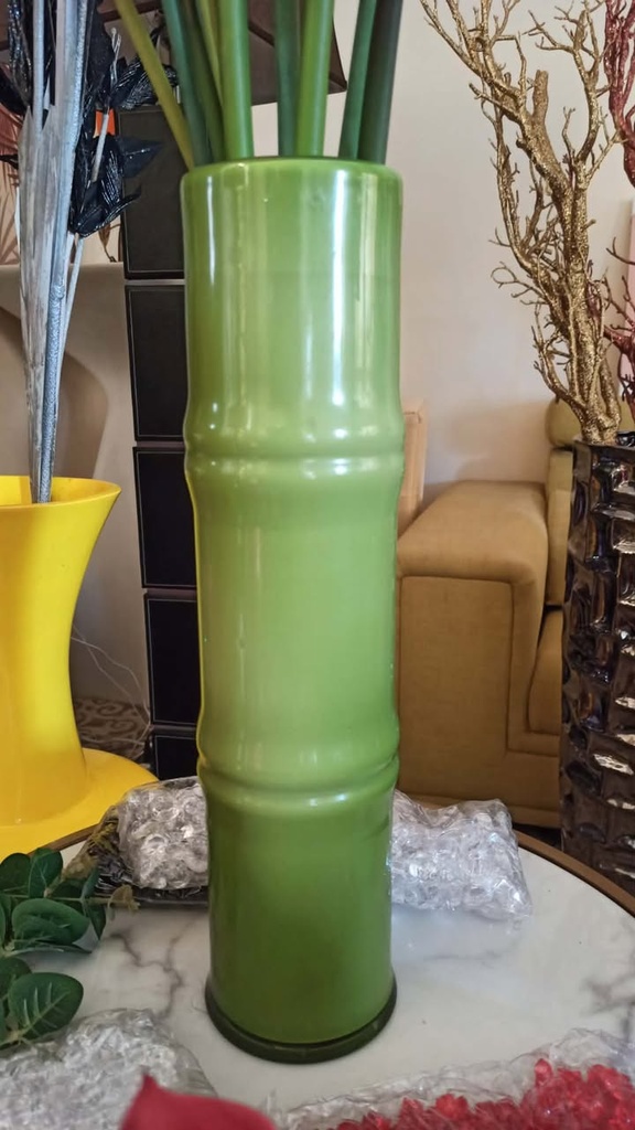Vase Cylindrique en Trompe-l'œil Imitant les Nœuds du Bambou