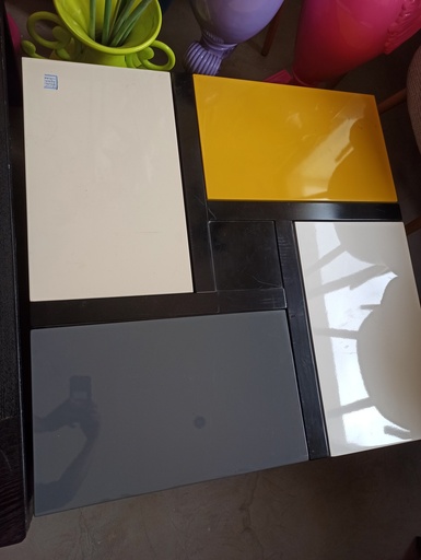 [ALL-0106] Table basse jaune/gris/bleu